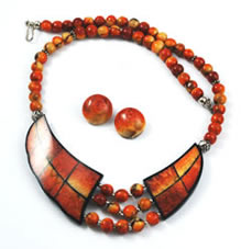 Apple coral geometric necklace set